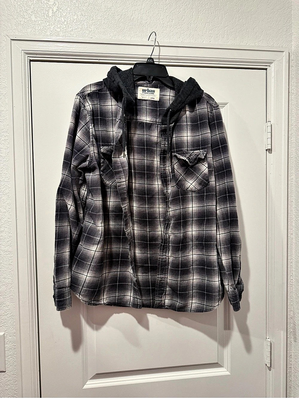 Urban Pipeline Men's Hooded Plaid Flannel Shirt Gray & Black Large